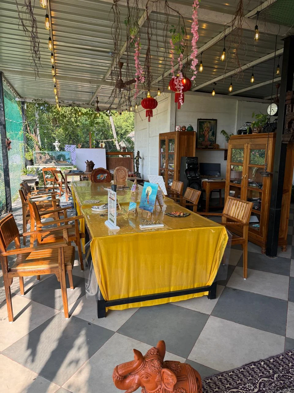 Seating and tables at Hot Cafe